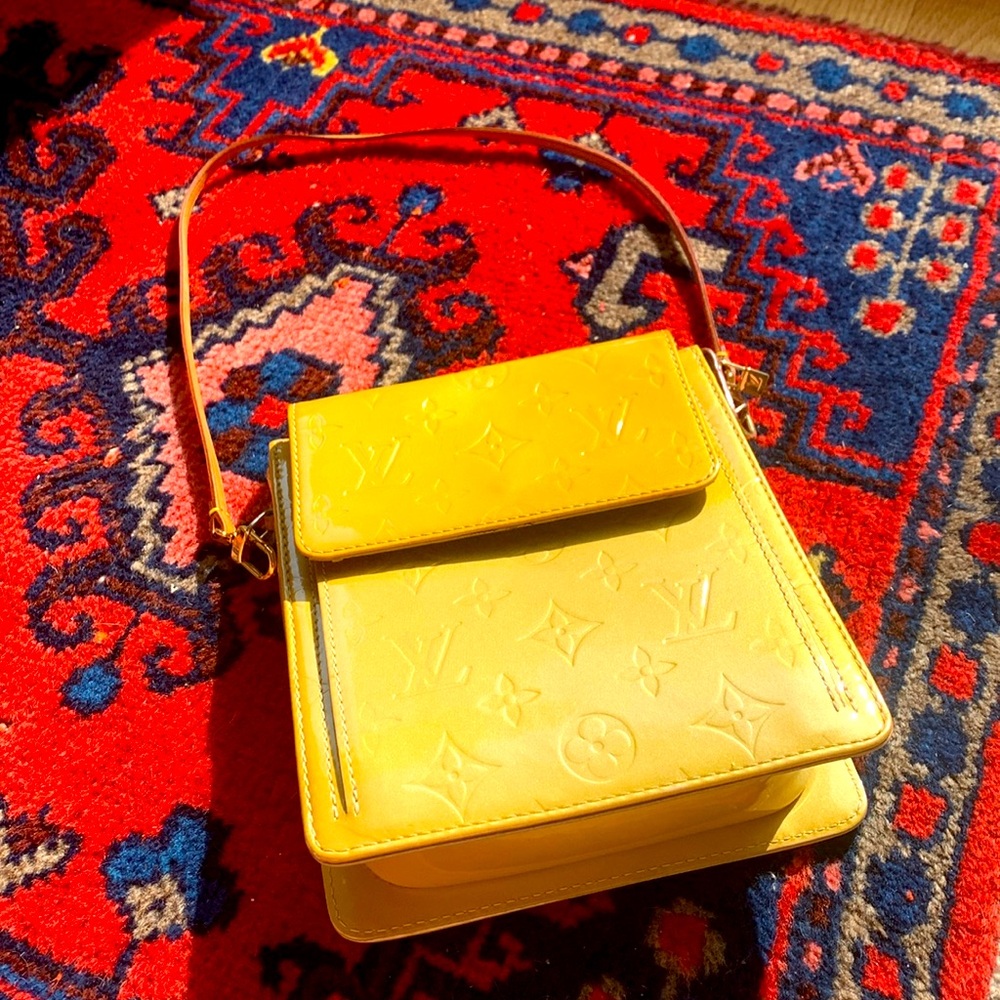 Louis Vuitton bag, so clean inside!